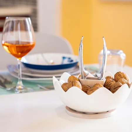 Terrazza Bellini 卡斯泰拉马莱