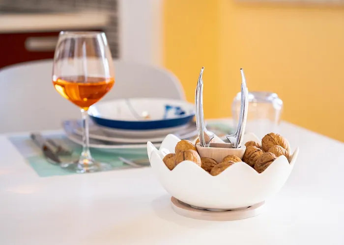 Terrazza Bellini 卡斯泰拉马莱